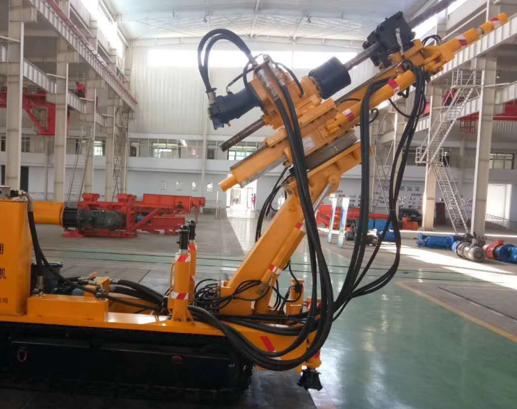 小型履帶式鉆機，煤礦井下200米剛剛好