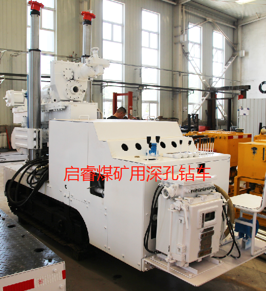 全液壓履帶鉆機：深孔一機搞定。